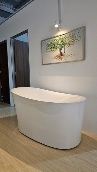 "SCOOP"  Free-standing Acrylic Bathtub